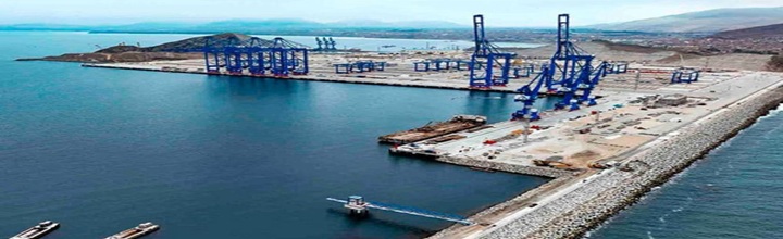 Operaciones en el terminal de Chancay: vista de muelles y patio