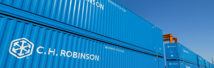 Vista aérea de un macrocentro logístico con patios de camiones y bodegas en la frontera EE.UU.–México