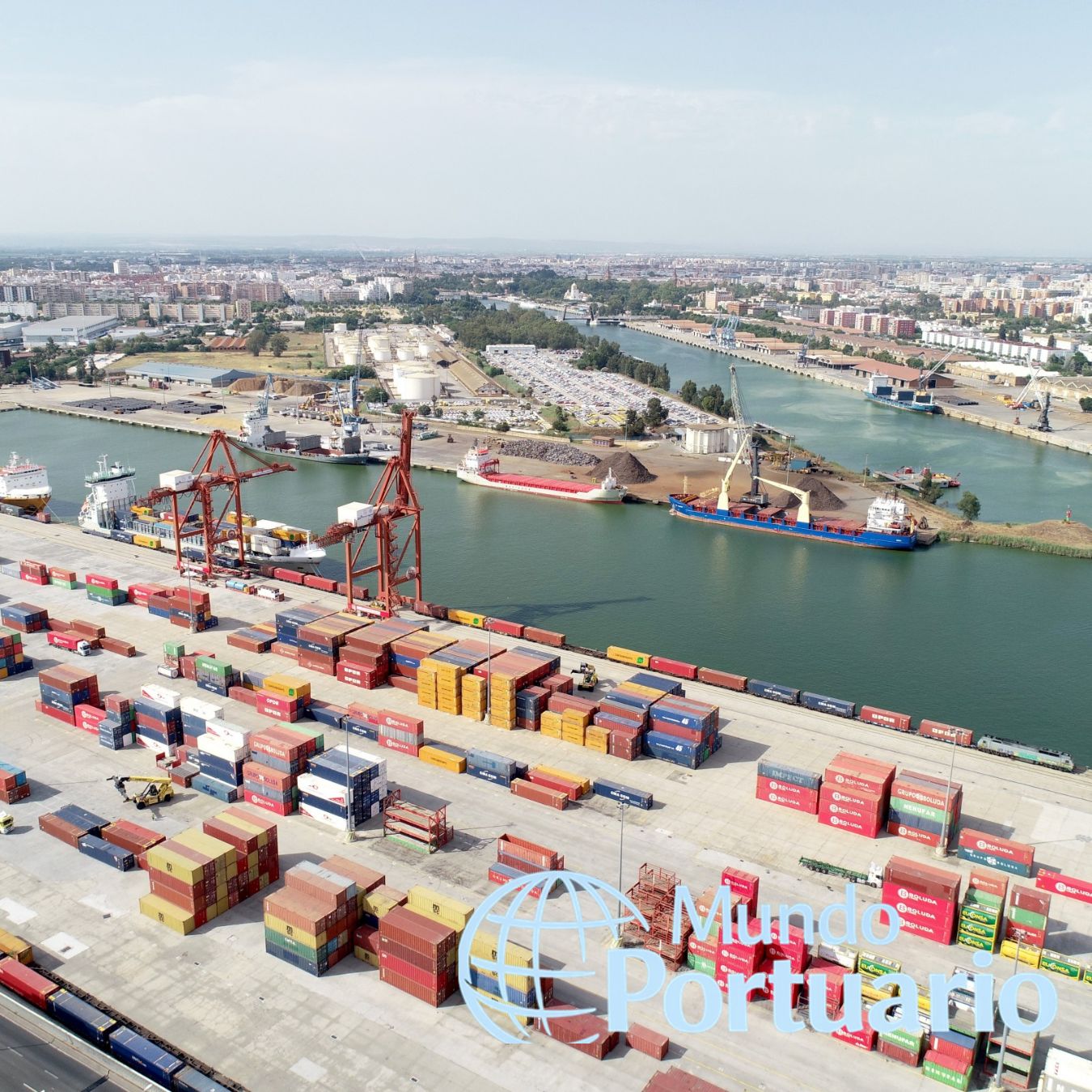 Tren de mercancías en el Puerto de Sevilla: interfaz ferroportuaria y modernización ferroviaria