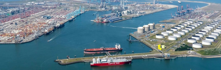 Europahaven: zona de obras del muelle Omega en entorno portuario de Rotterdam