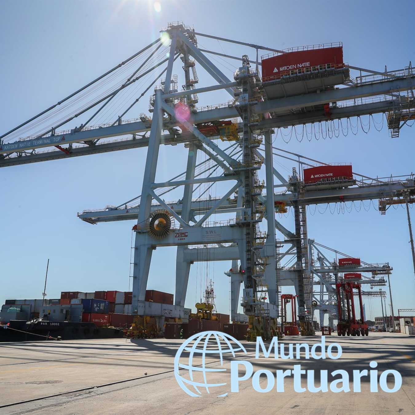 Terminal Cuenca del Plata en Montevideo con muelle de contenedores y obras de ampliación