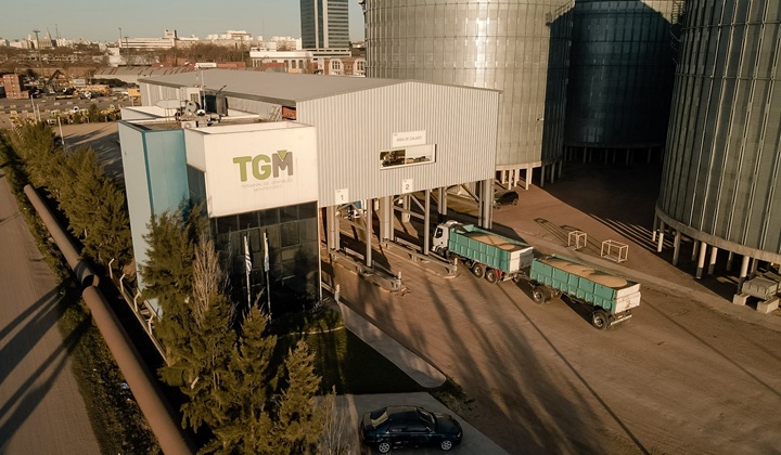 Puerto de Montevideo con operación de graneles en 2025