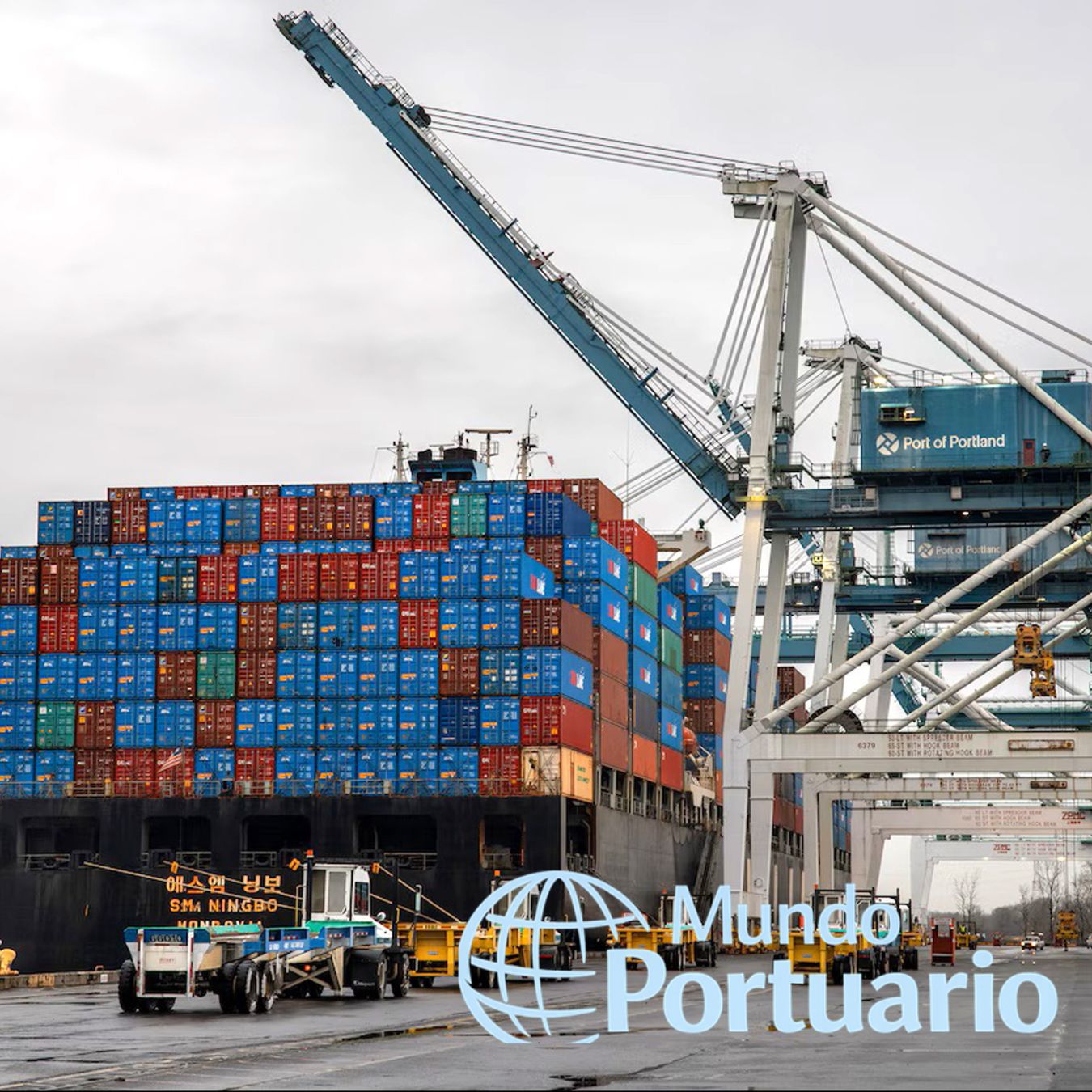 Shipping movements en el Puerto de Portland: buque operando en muelle en Victoria, Australia