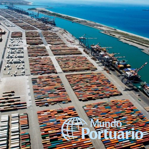 Drones de vigilancia sobre el puerto de Gioia Tauro en Italia