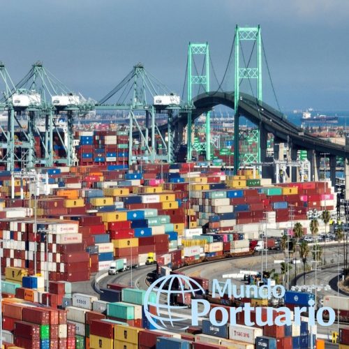 Buques y grúas operando en el Puerto de Los Ángeles durante marzo de 2026